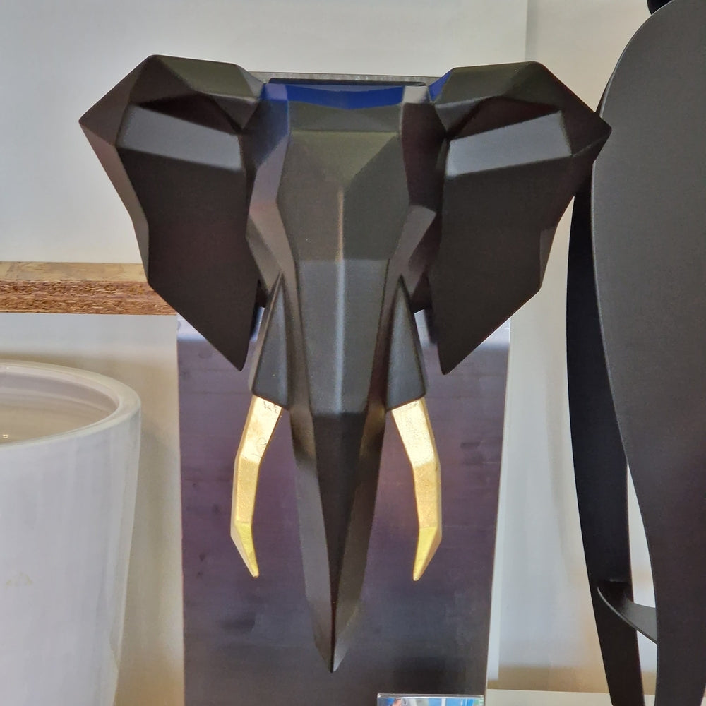 Elephante scultura in metallo lavorato a mano