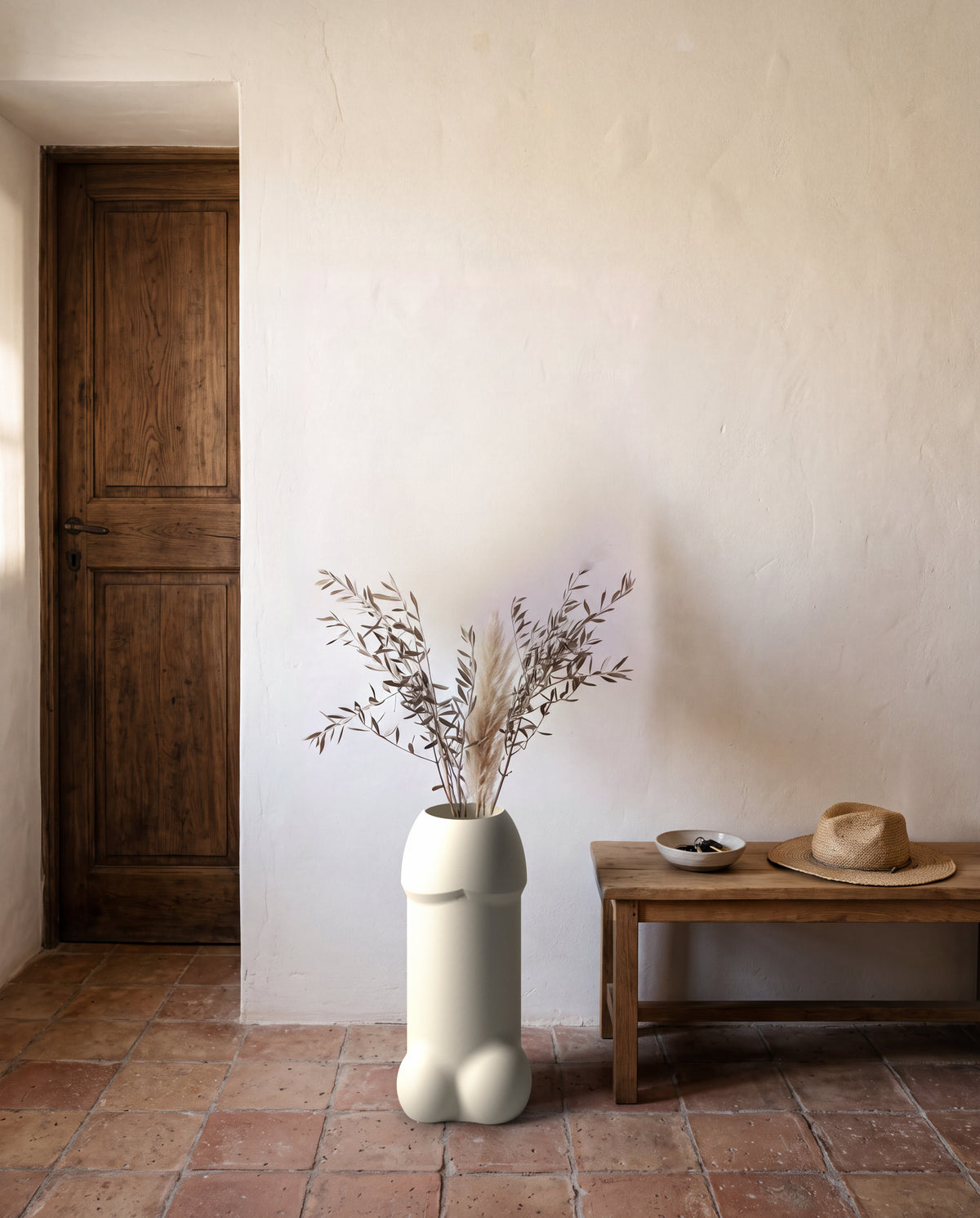 Portaombrelli Priapo Scamarcia Design ambientato all'ingresso – colore Bianco