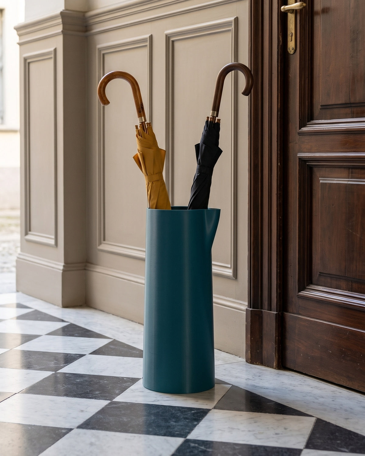 Portaombrelli Brokka Scamarcia Design ambientato all'ingresso