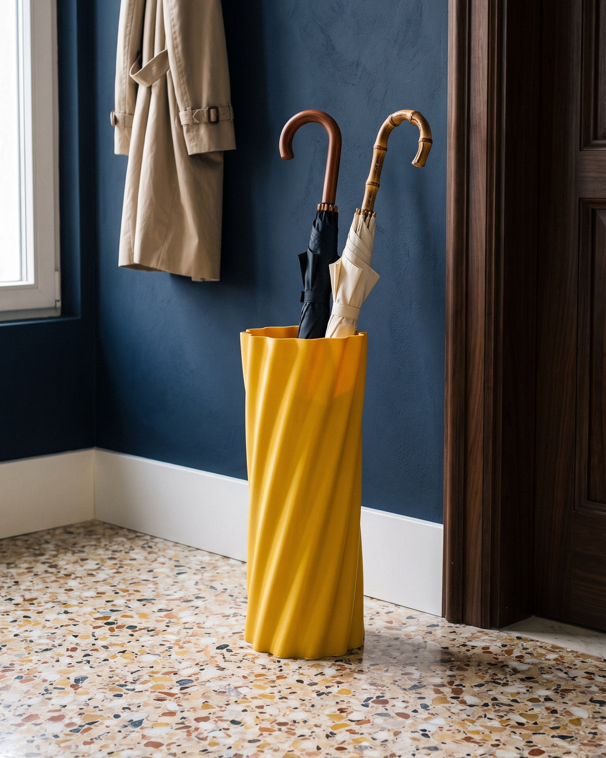 Portaombrelli Rigatone Scamarcia Design ambientato all'ingresso