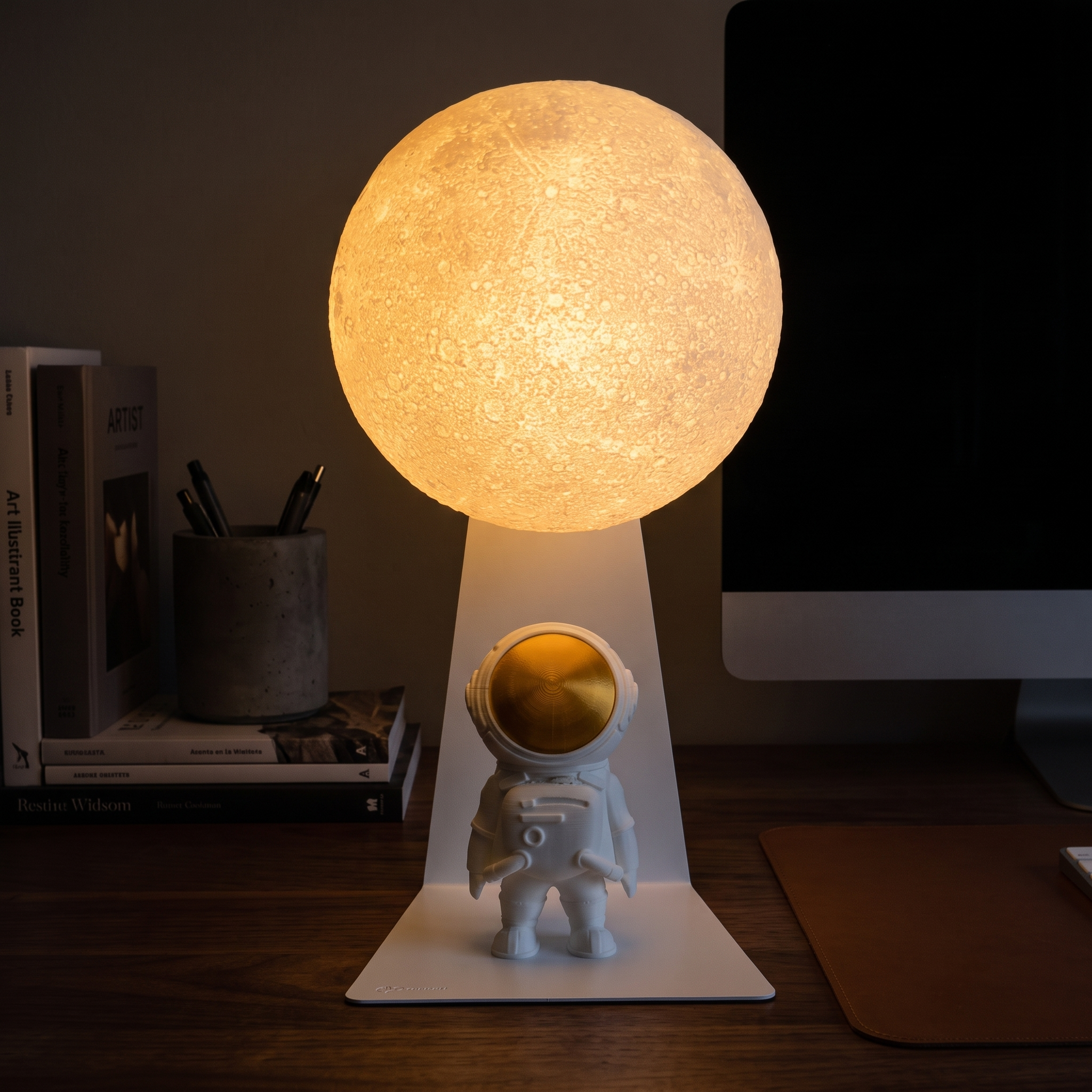Lunalamp - Major Tom Landed